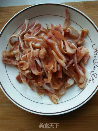 Pork Ears Jellyfish and Cucumber Shreds in Cold Dressing recipe