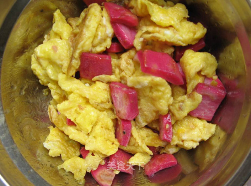 Scrambled Eggs with Dragon Peel recipe