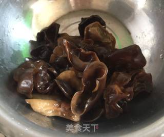 Stir-fried Black Fungus with Sweet Beans recipe