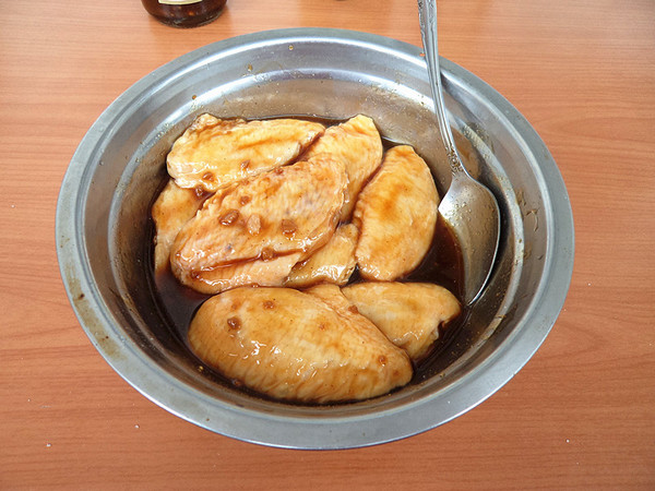 Grilled Chicken Wings with Garlic and Oyster Sauce recipe