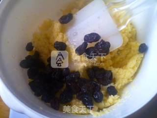 Coconut Grape Garland Bread recipe