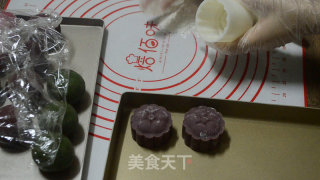 #新良第一节烤大赛# Peach Mountain Skin Moon Cakes recipe