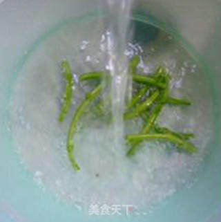 Scrambled Eggs with Fungus and Vegetable Stem recipe