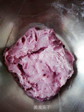 Blueberry Yogurt Mousse Snowy Mooncakes recipe