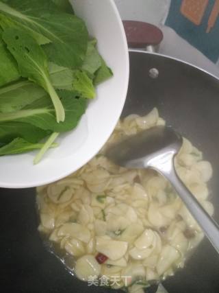 Stir-fried Cabbage with Oyster Mushrooms and Milk recipe