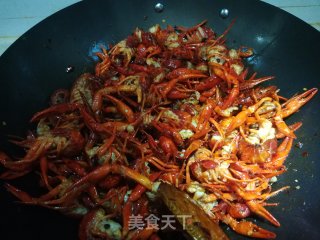 Spicy Crayfish Hot Pot recipe