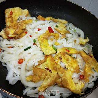 Fried Hor Fun with Egg recipe