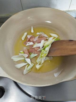 Stir Fried Fungus with Lotus Root recipe