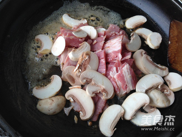 Mushroom Bacon Salad recipe