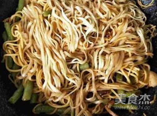 Braised Noodles with Beans recipe