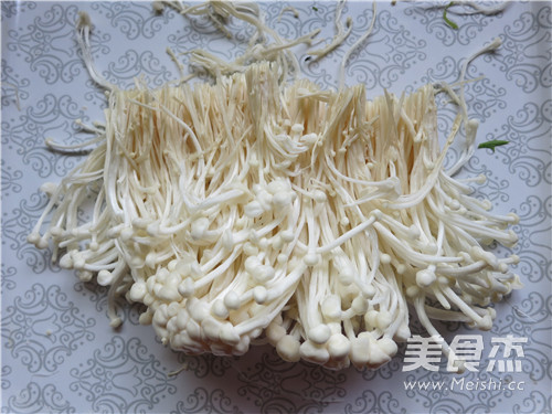 Cold Bitter Chrysanthemum Flammulina recipe
