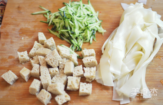 Steamed Noodles and Gluten Will Become Gluten without Washing recipe