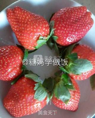 Strawberry Snowman recipe
