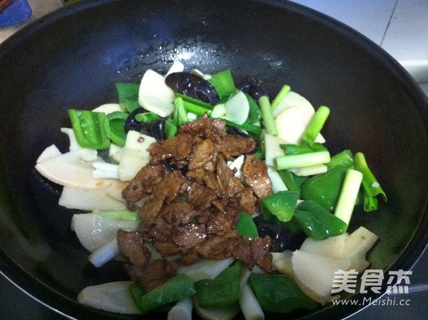 Fried Pork with Bamboo Shoots recipe