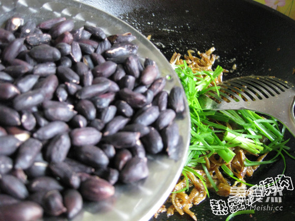 Small Fish Mixed with Black Peanuts recipe