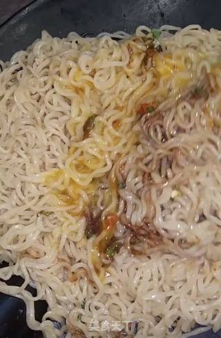 Instant Noodle Pizza recipe