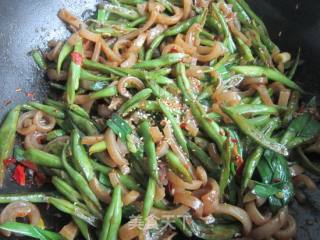 Stir-fried Pork Skin with String Beans recipe