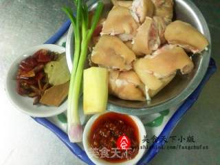 Spicy Pork Trotters in Clay Pot recipe