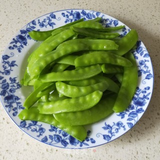 Refreshing Cold Snow Peas recipe