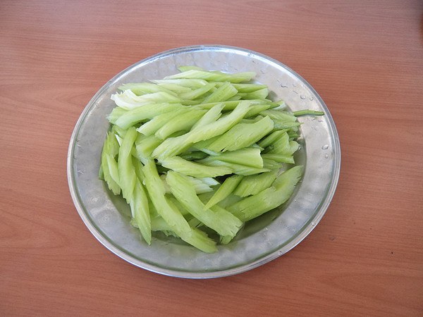 Fried Celery with Bean Curd recipe