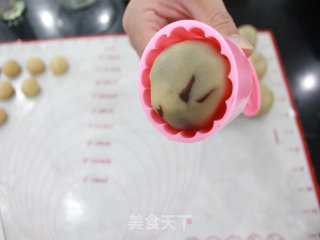 Classic Cantonese Bean Paste Mooncake recipe