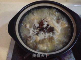 【two Mushrooms and Chicken Pot】-----fragrant and Fragrant Dishes recipe