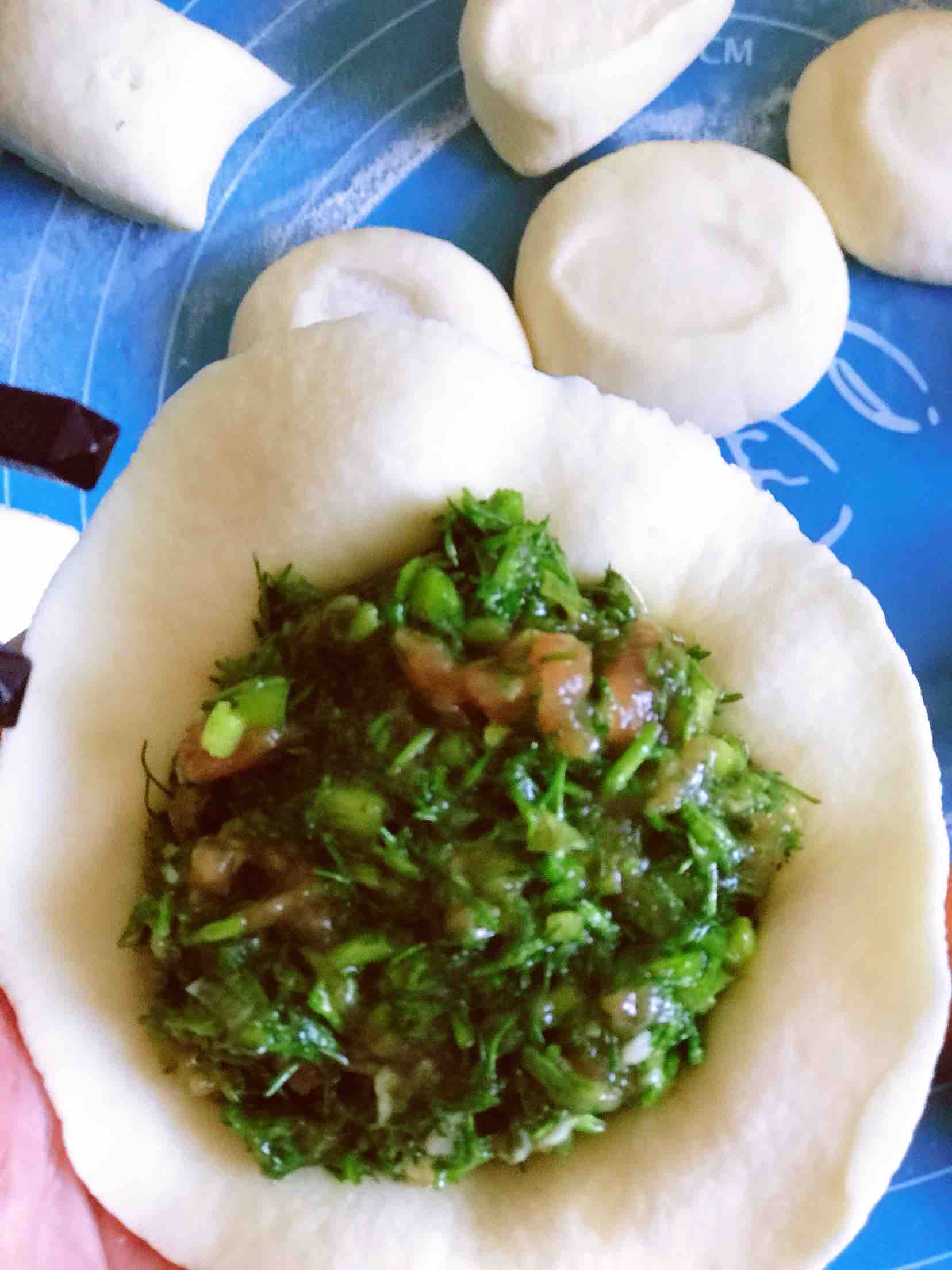 Fresh, Fragrant, Savory Ice Crystal Fennel Fried Pork Bun recipe