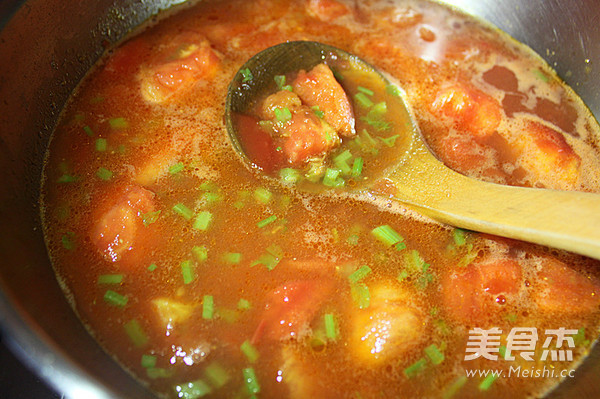 Tomato Frozen Tofu and Bamboo Shell Fish Soup recipe