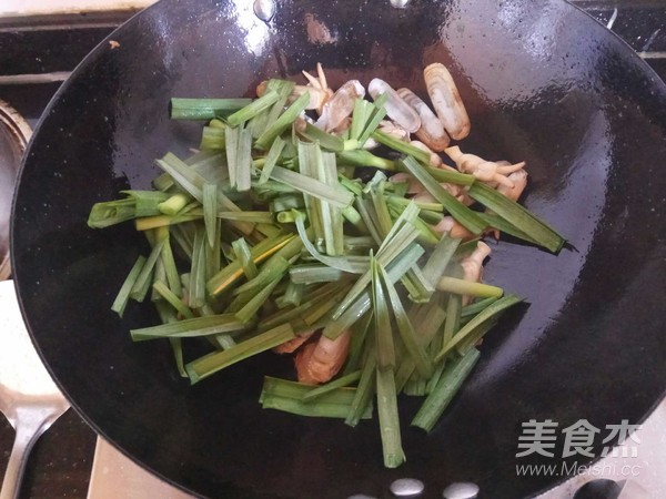 Fried Razor Clams with Garlic recipe