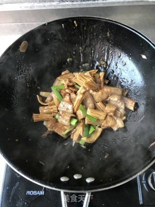 Braised Pork Belly with Yuba recipe