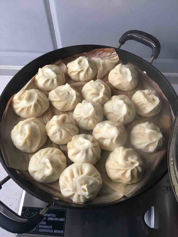 Northeastern Pork Buns with Green Onion Stuffing recipe