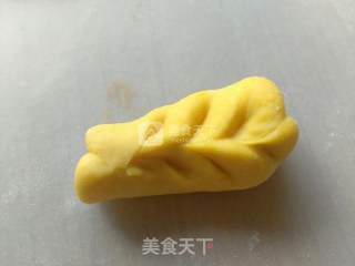 Dragon-shaped Steamed Dumplings recipe