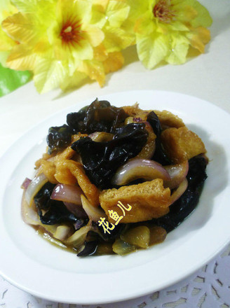 Stir-fried Black Fungus and Onion in Small Oil Recipe recipe