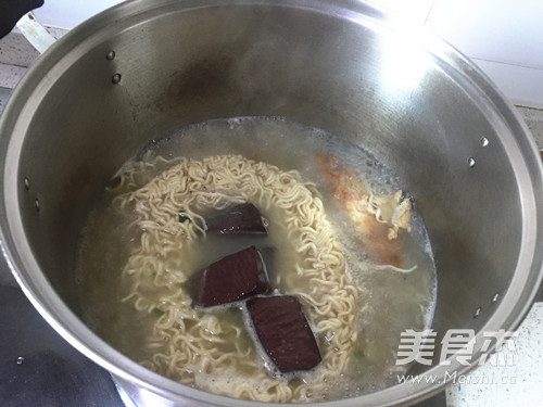 Instant Noodles in Broth recipe