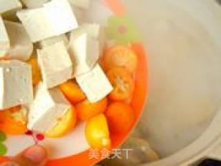 Crucian Carp Tofu Kumquat Soup recipe