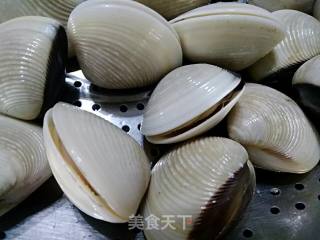 Steamed White Clams with Garlic Vermicelli recipe