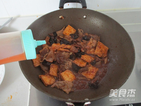 Stir-fried Pork with Tofu and Mushroom recipe