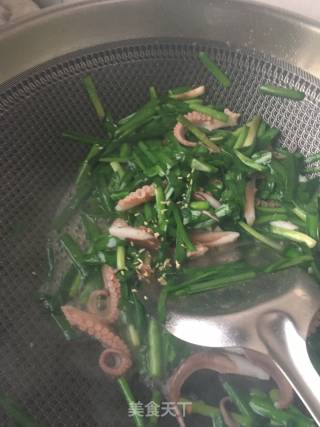 Stir-fried Octopus with Leek recipe