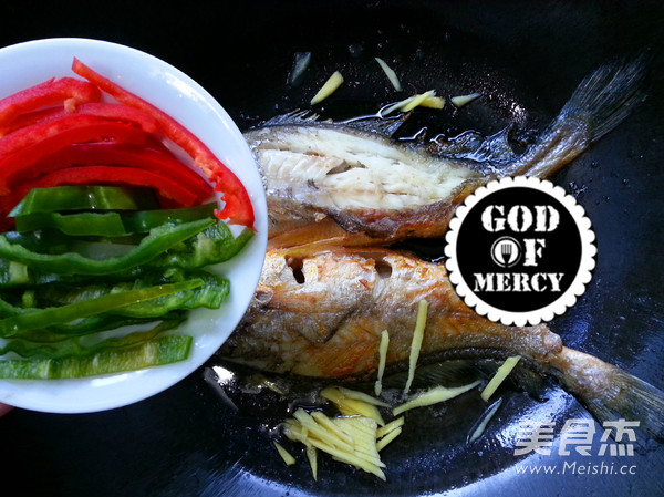 Braised Yellow Fish with Beer and Douban recipe