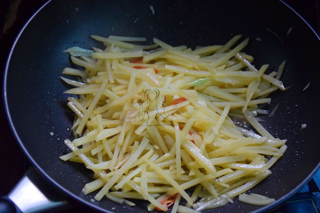 Hot and Sour Potato Shreds recipe