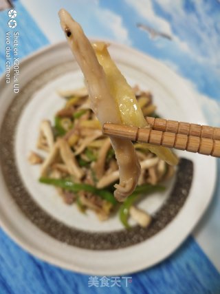 Stir-fried Shredded Chicken with Matsutake recipe