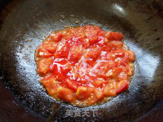 Stir-fried Enoki Mushrooms with Tomatoes recipe