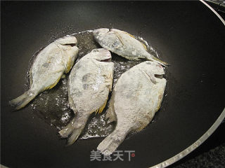 Fried Small Sea Fish with Cumin recipe