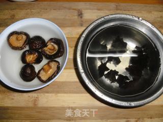 [trial Report of Big Sea Black Garlic] Black Garlic, Mushroom and Fungus Soup recipe