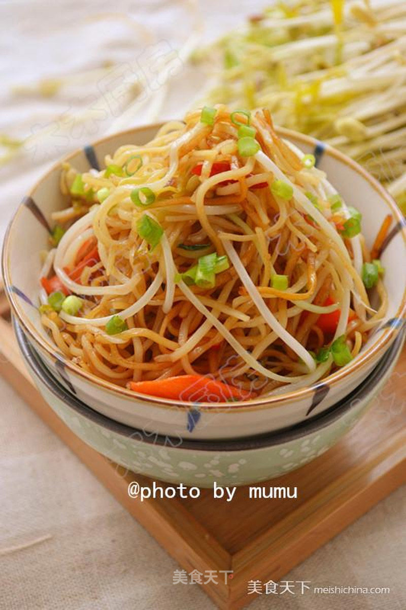 Stir-fried Vermicelli with Spontaneous Bean Sprouts recipe