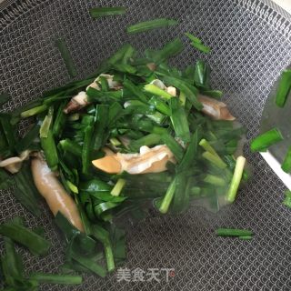 Fried Razor Clam with Leek recipe