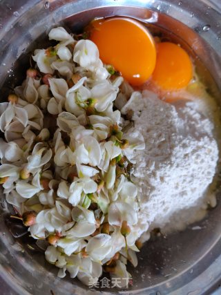 Sophora Flower Egg Pancake recipe