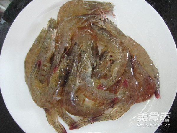 Fried Udon with Three Shredded Shrimp recipe