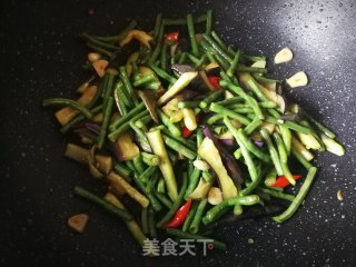 Stir-fried Cowpeas with Eggplant recipe