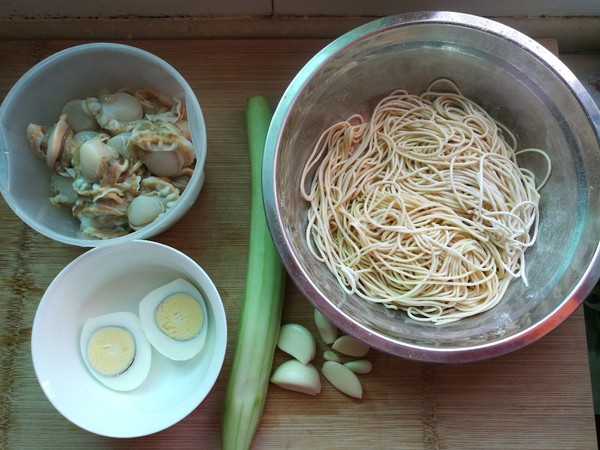 Noodles with Garlic Scallop Sauce recipe